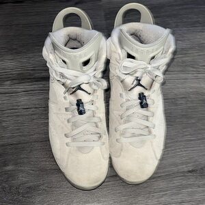 Jordan Athletic Shoes in Light Gray